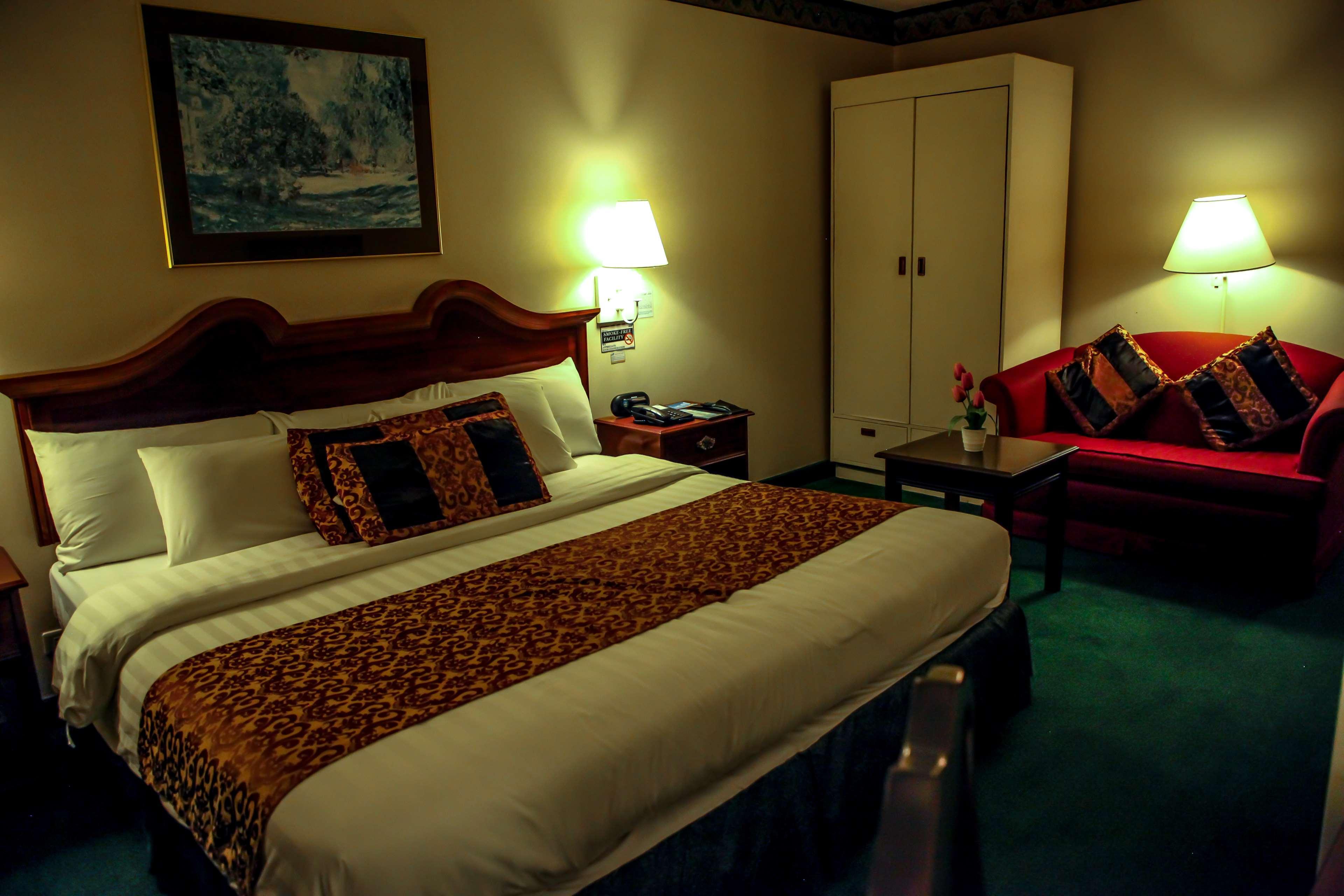 Days Hotel Tagaytay Тагайтай Экстерьер фото