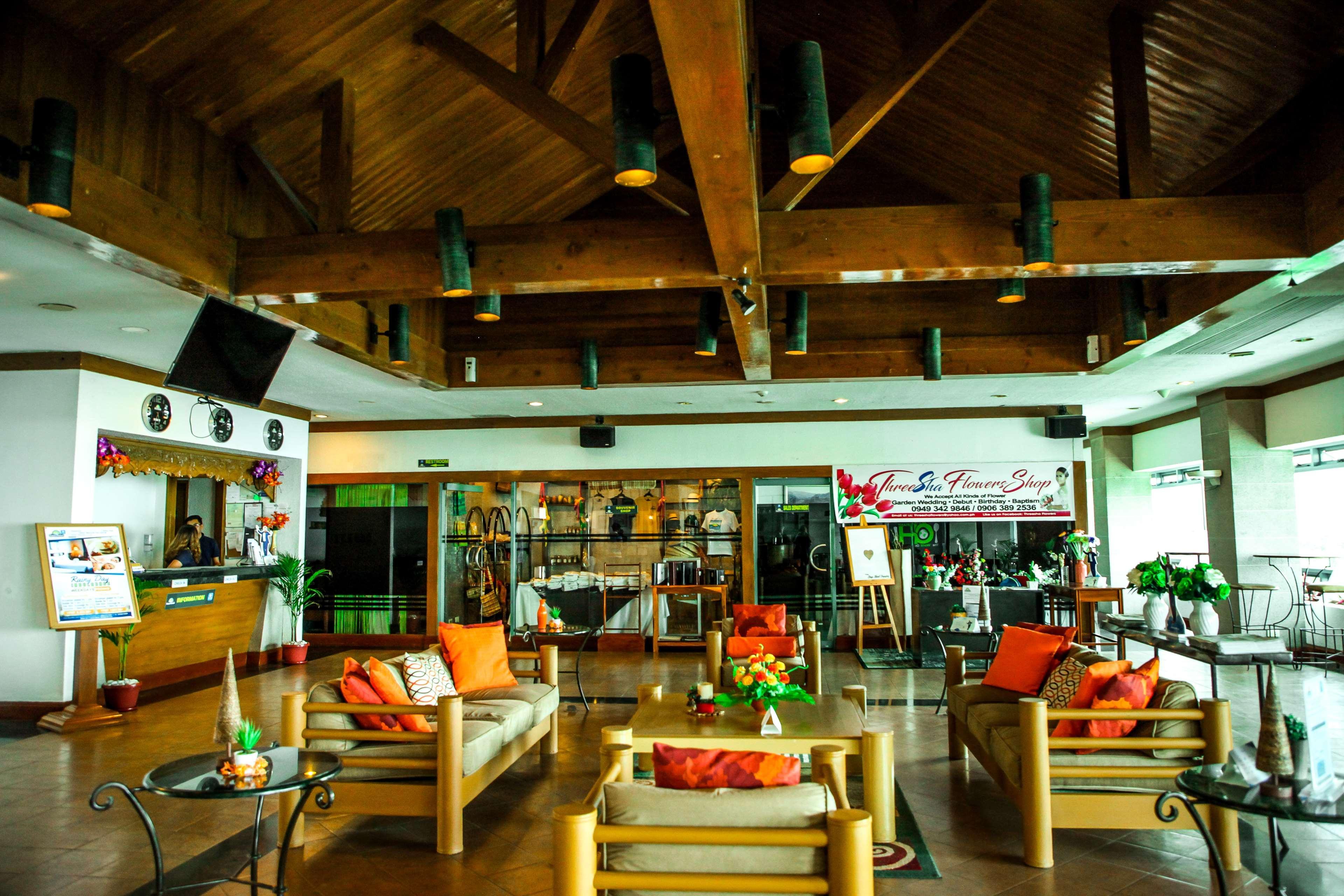 Days Hotel Tagaytay Тагайтай Экстерьер фото