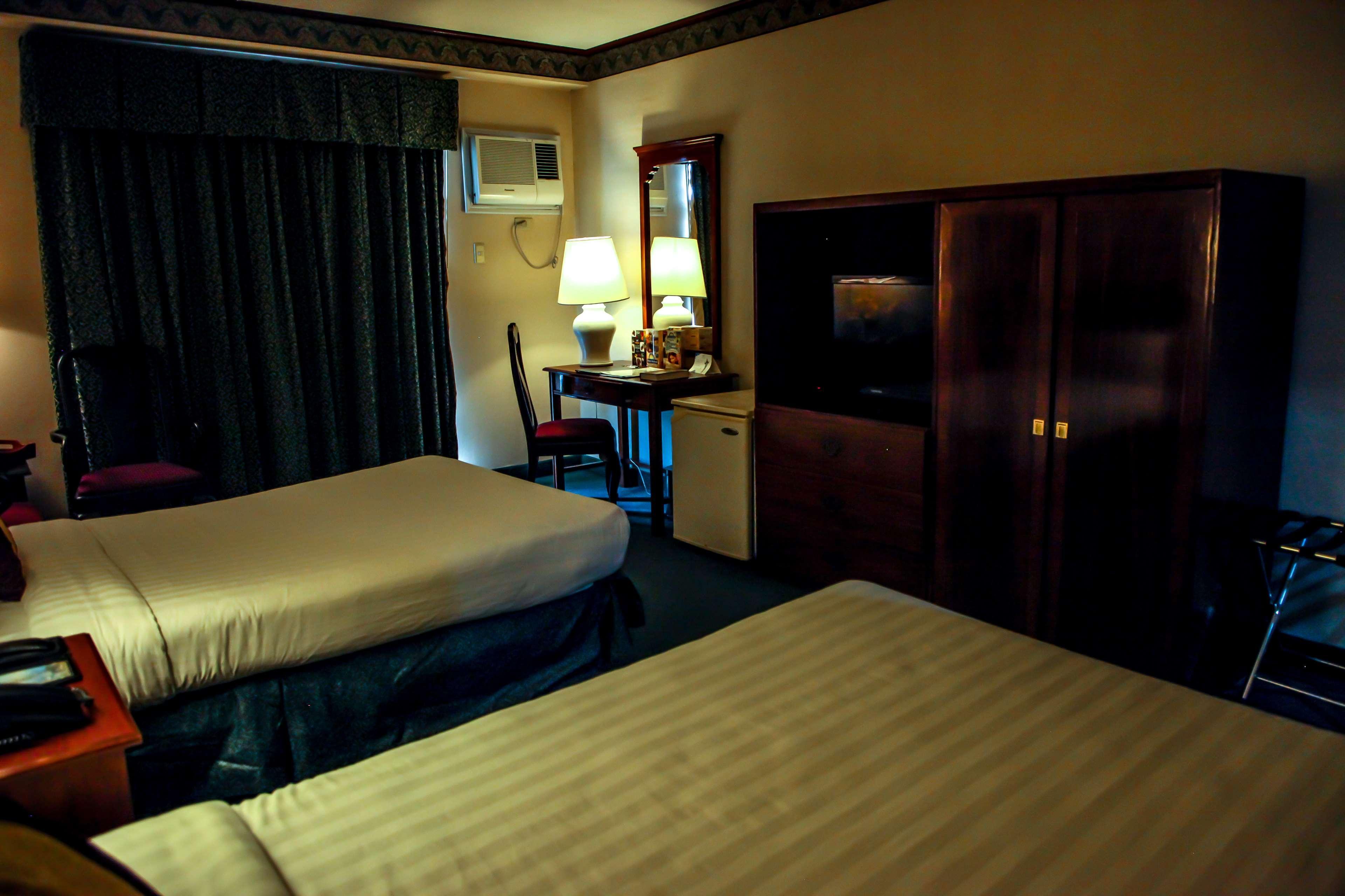 Days Hotel Tagaytay Тагайтай Экстерьер фото
