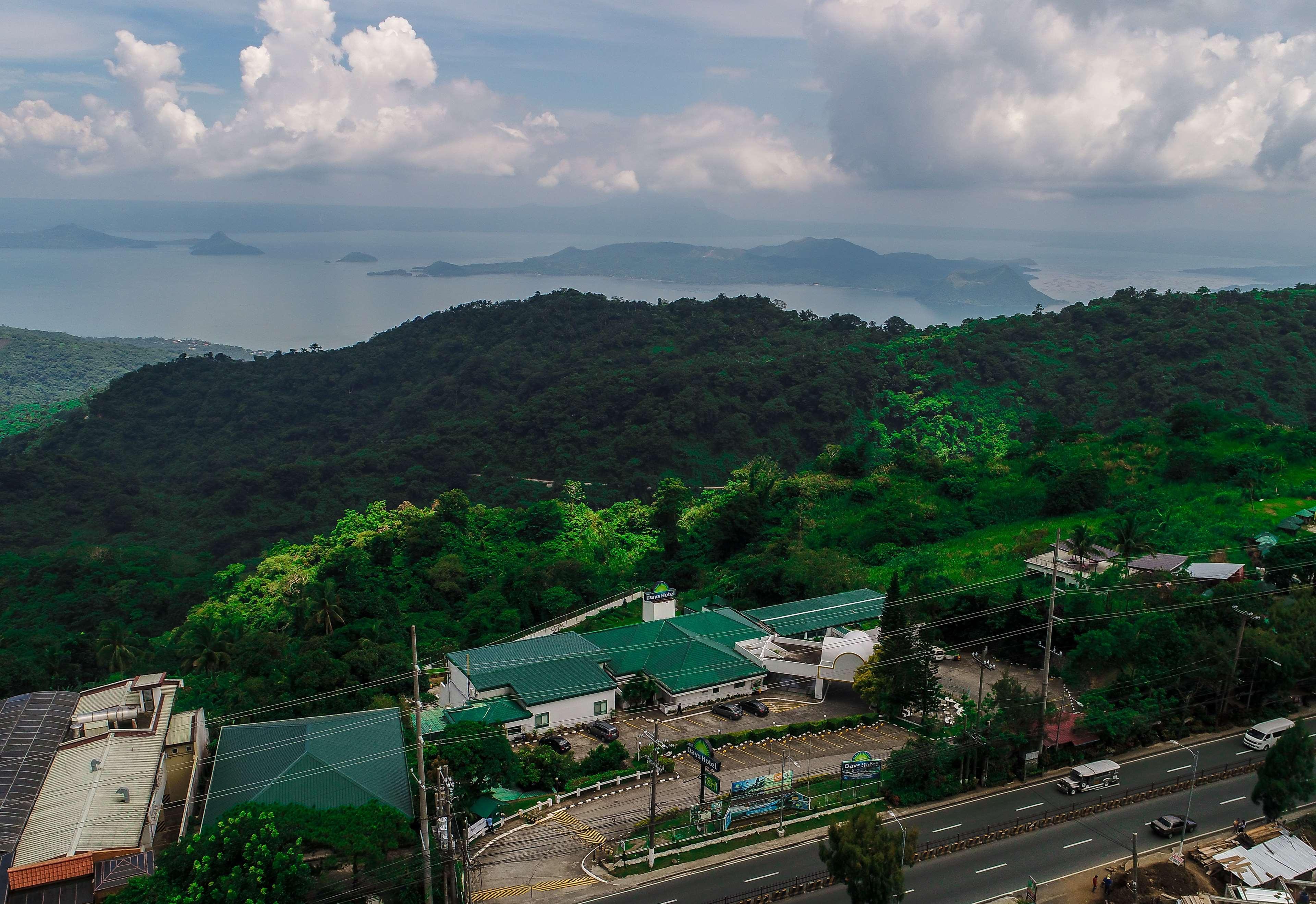 Days Hotel Tagaytay Тагайтай Экстерьер фото