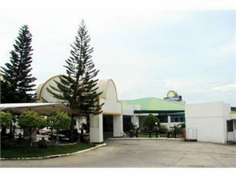 Days Hotel Tagaytay Тагайтай Экстерьер фото