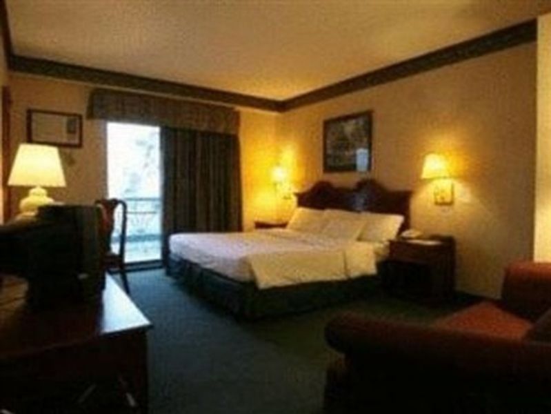 Days Hotel Tagaytay Тагайтай Экстерьер фото
