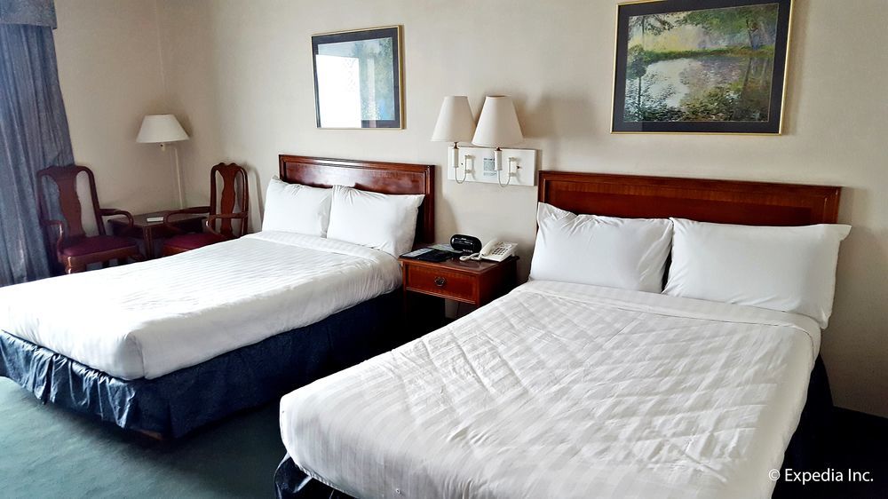 Days Hotel Tagaytay Тагайтай Экстерьер фото