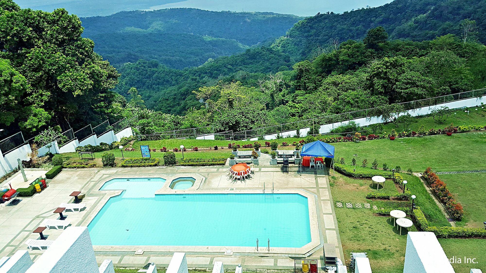 Days Hotel Tagaytay Тагайтай Экстерьер фото