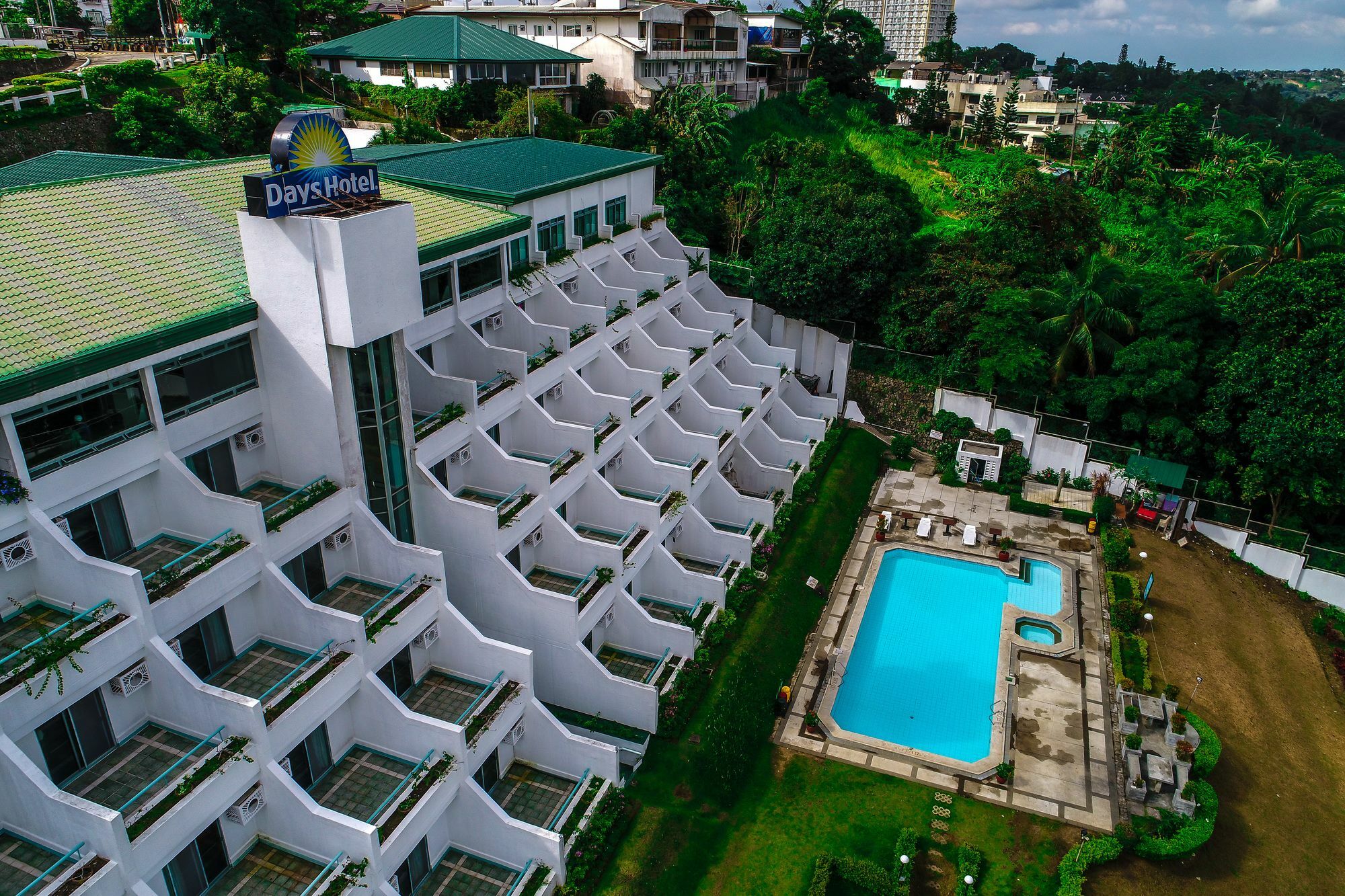 Days Hotel Tagaytay Тагайтай Экстерьер фото